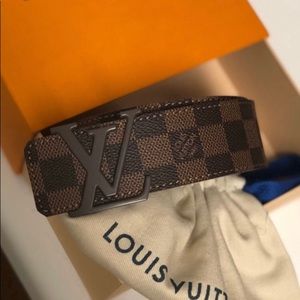 Authentic Louis Vuitton dameir ebene belt